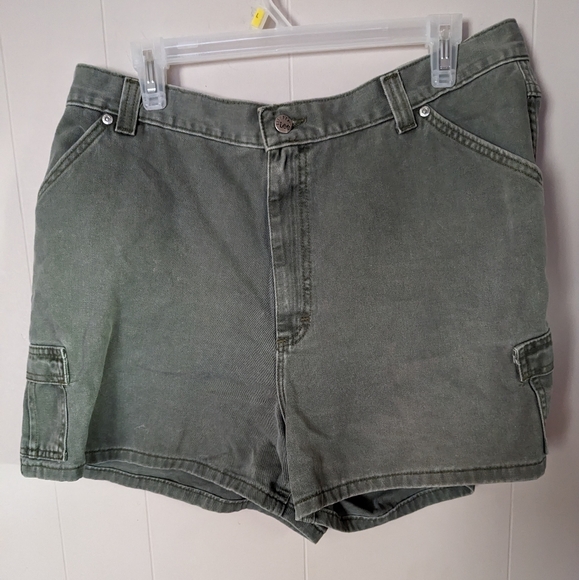 Vintage RIVETED BY LEE Cargo Shorts Size 18 M Olive Green 90 - Picture 1 of 8